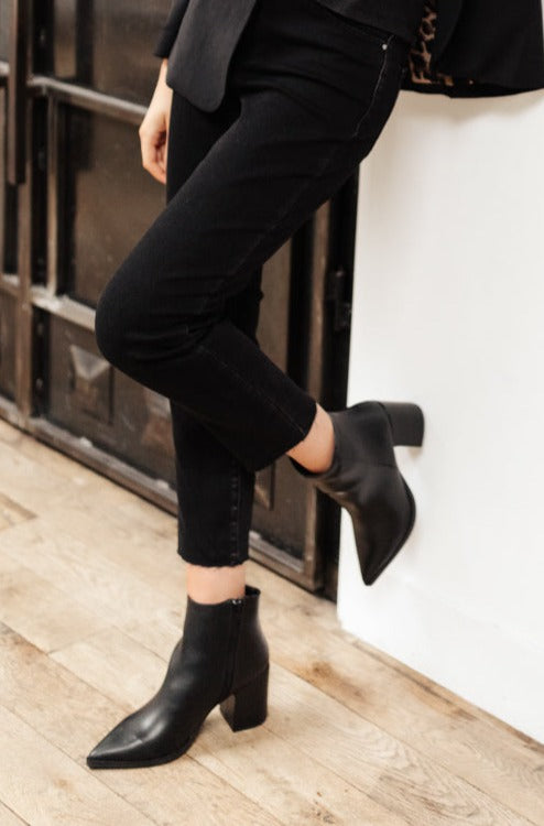 Amari Ankle Boots In Black